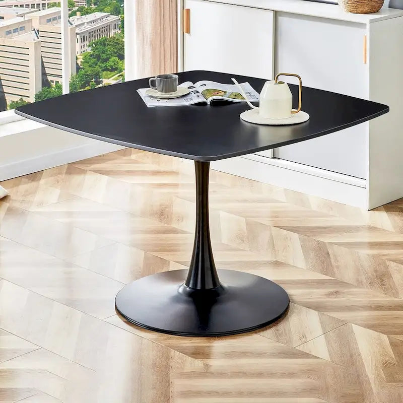 Tavolo da pranzo rotondo con piedistallo e piano in MDF